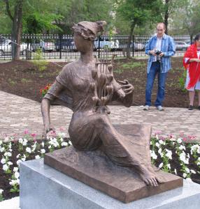 В Оренбурге на территории больницы имени Н.И. Пирогова открыта скульптура «Милосердие» работы З.К.Церетели 