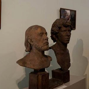 Выставка, посвященная памяти скульптора Александра Аполлонова (1947 – 2017) в Краснодаре.