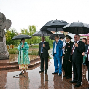 Открытие памятника Ф.Малявину в Оренбургской области работы Альберта Чаркина.