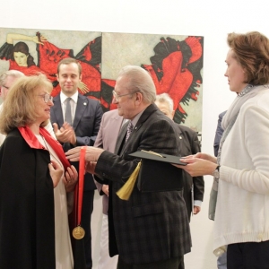 Вручение наград Российской академии художеств на выставке «Салон французских художников в Москве»