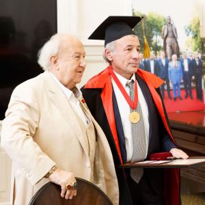 К 70-летию почетного члена РАХ Игоря Михайловича Грязнова