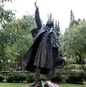 В Тобольске открыт памятник композитору А.Алябьеву, выполненный С.Мильченко.