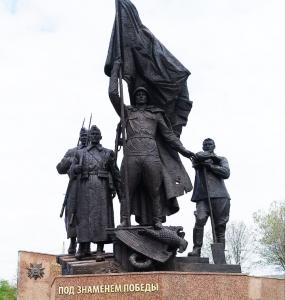 Открытие в Красноярске монументальной скульптурной композиции «Под знаменем Победы»