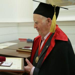 К 90-летию почетного члена РАХ Юрия Сергеевича Павлова