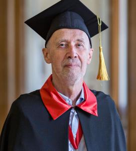 К 75-летию почетного члена РАХ Александра Федоровича Шклярука