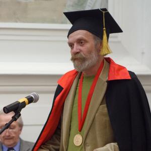 К 70-летию почётного члена РАХ Владимир Васильевич Фомичев