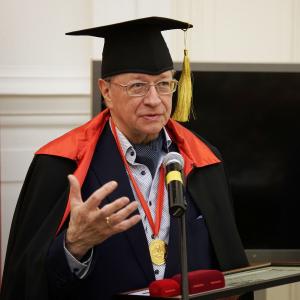 К 70-летию почетного члена РАХ Игоря Александровича Шпынова