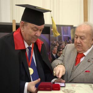 К 75-летию почетного члена РАХ Владимира Георгиевича Урина