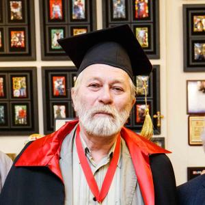 К 75-летию Виктора Георгиевича Харлова