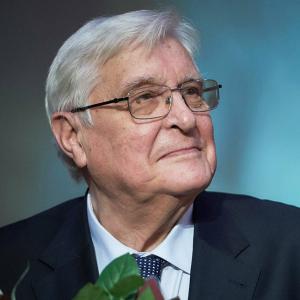 К 90-летию почётного члена РАХ Олега Валериановича Басилашвили
