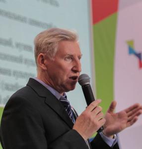 К юбилею почетного члена РАХ Вячеслава Долгова 