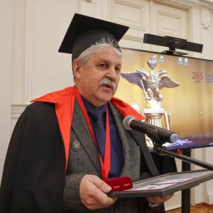 К 75-летию почётного члена РАХ Александра Николаевича Павлова