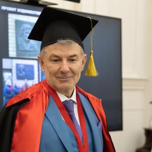К 60-летию почётного члена РАХ Александра Александровича Устенко