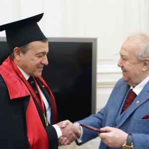 К юбилею почетного члена РАХ Араза Искендеровича Агаларова