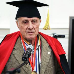 К 85-летию почетного члена РАХ Геннадия Николаевича Комольцева