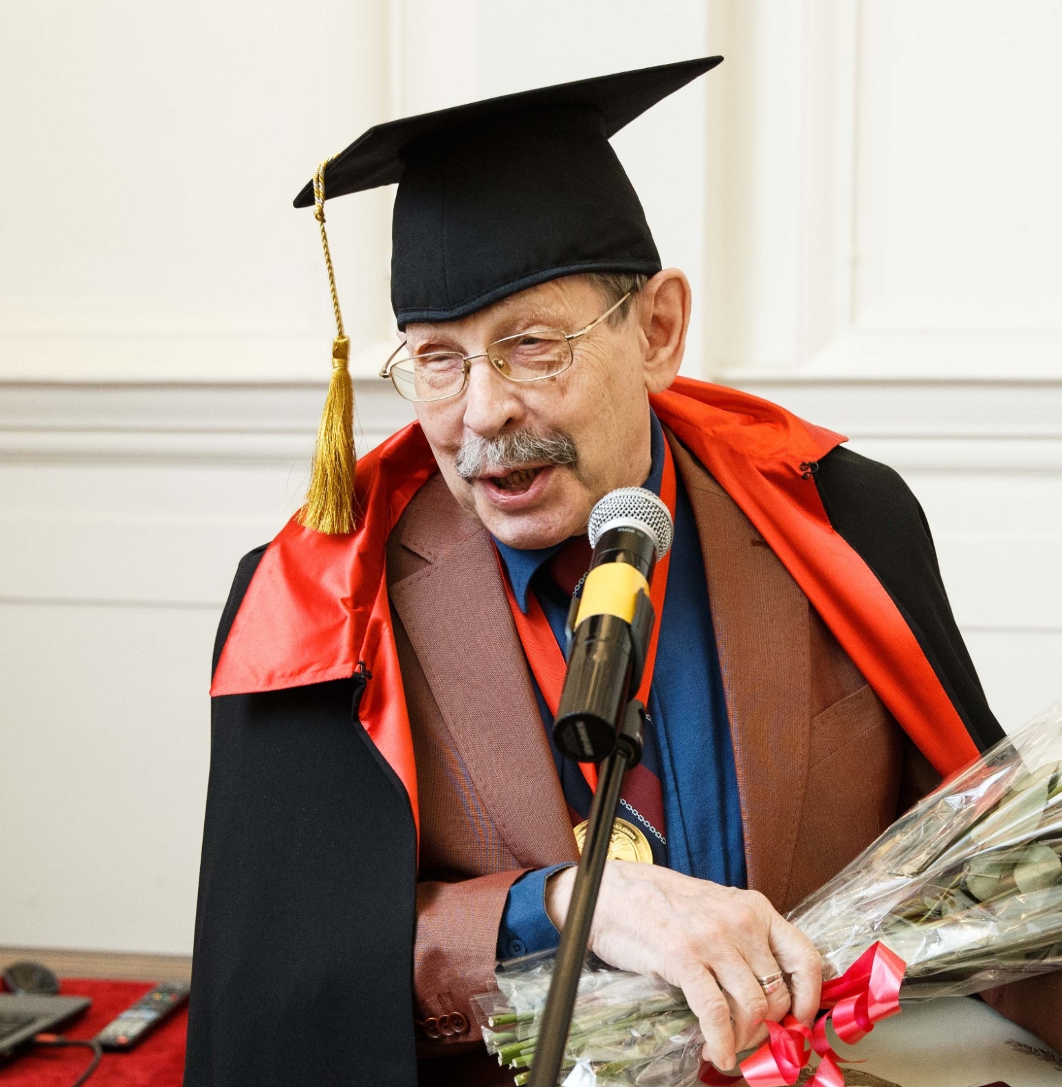 ИВАНОВ Юрий Валентинович (1940-2019)
