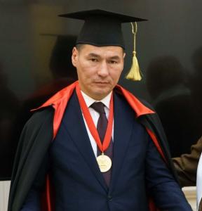 К юбилею почетного члена РАХ Бату Хасикова 