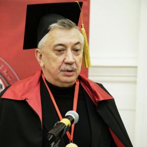 К 70-летию почётного члена РАХ Ивана Ивановича Ващенко