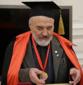 К юбилею почетного члена РАХ Николая Криволапова