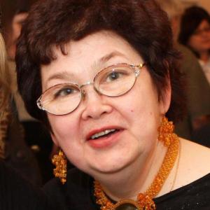 К юбилею почетного члена РАХ  Любови Геннадьевны Лаптевой