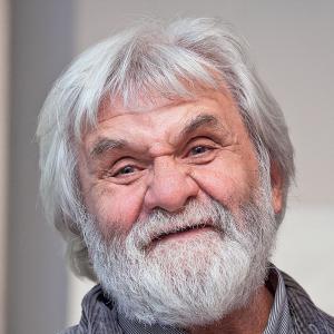 К 85-летию почетного члена РАХ Николая Александровича Устинова