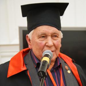 К 90-летию почетного члена РАХ Адольфа Викторовича Лохина