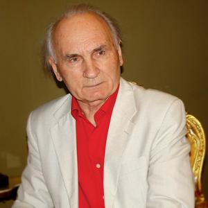 К 85-летию почётного члена РАХ Виктора Степановича Шкаровского