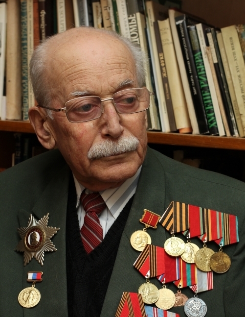 КРУГЛЫЙ Игорь Аронович (1923-2013)