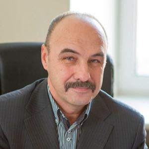 К 65-летию почетного члена РАХ Юрия Владимировича Менчица