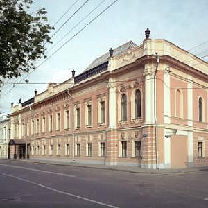Председатель Правительства РФ Д. А.Медведев поздравил народного художника РФ, действительного члена Российской академии художеств В.И.Переяславца с 95-летием.