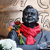 Памятник «Атом Солнца Олега Табакова» работы А.Рукавишникова открыт в Москве
