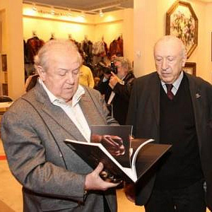 З.К.Церетели и Т.Т.Салахов посетили выставку Международного фестиваля искусств "Традиции и современность" в ГЦВЗ "Манеж"