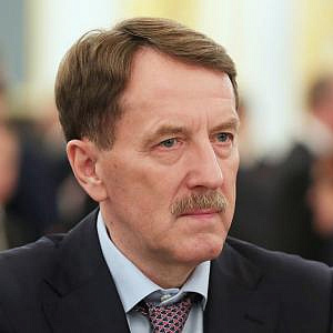 К 70-летию почётного члена РАХ Алексея Васильевича Гордеева