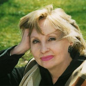 К юбилею почетного члена РАХ Галины Боголюбовой 