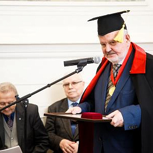 К 75-летию почётного члена РАХ Александра Якимовича Дегтярёва