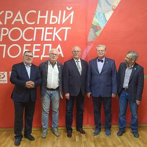 Члены РАХ участники IV Новосибирской межрегиональной художественной выставки «Красный проспект. #Победа!»