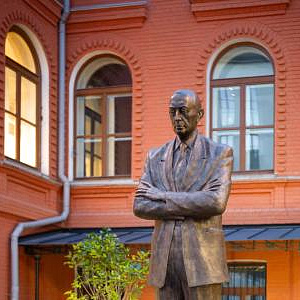 Памятник С.В.Рахманинову, созданный З.К.Церетели, открыт в Москве