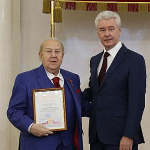 Президент Российской академии художеств З.К.Церетели награжден Почетной грамотой Правительства Москвы