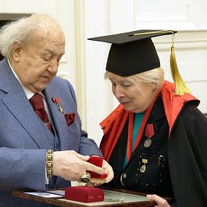 К юбилею почетного члена РАХ Елены Дмитриевны Чернышевой-Черна
