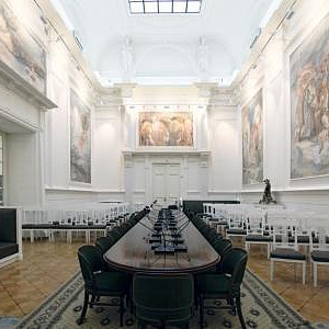 Круглый стол, посвященный современному церковному искусству в Белом зале РАХ