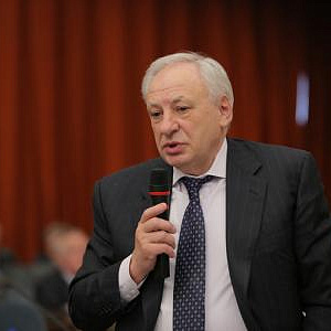 К юбилею почетного члена РАХ Михаила Петровича Кирпичникова