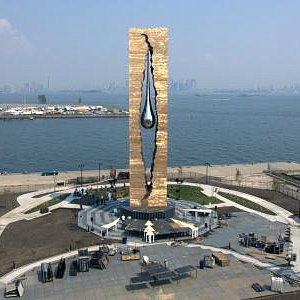 З.К.Церетели провел пресс-конференцию, посвященную окончанию работы над монументом жертвам теракта в США 11 сентября 2001 года