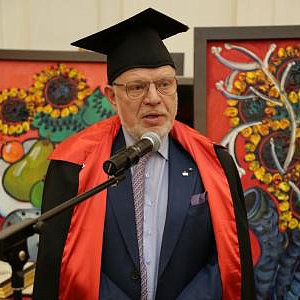 К юбилею почетного члена РАХ Михаила Федотова