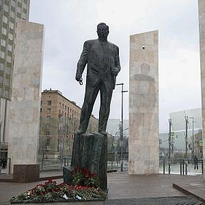 В Москве открыт памятник  Е.М.Примакову (1929-2015) работы академика РАХ Г.В.Франгуляна.
