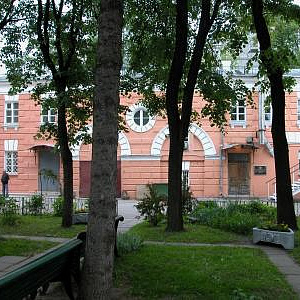 Выставка  творческих работ сотрудников Российской академии художеств
