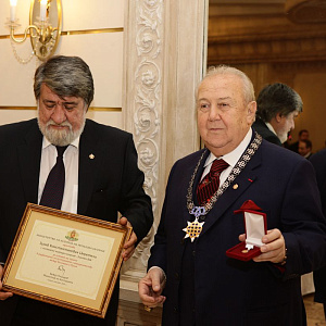 Президенту  Российской академии художеств  З.К.Церетели вручена высшая награда министерства культуры Республики Болгария