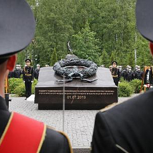 Открытие мемориала погибшим в Баренцевом море подводникам работы М.В.Переяславца 