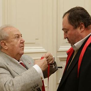 К 65-летию почетного члена РАХ Григория Дембовского