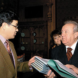«Российско-китайский выставочный проект». Интервью с Цзяо Дунцзянем. Журнал «ДИ» №5-6, 2003