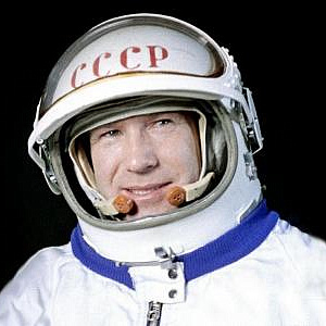 К юбилею почетного члена РАХ Алексея Леонова 